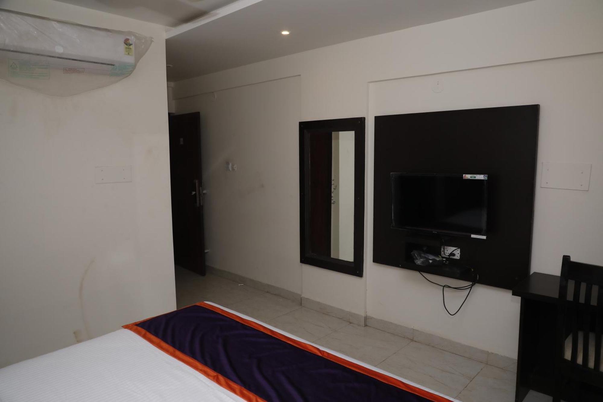 Balaji Gold Inn Hotel フブリ エクステリア 写真